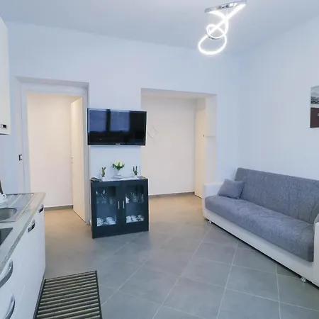 H11 Bilocale Arma-taggia - 1a Apartman